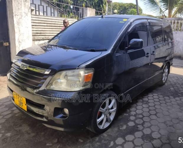 Toyota Noah 2005 Black