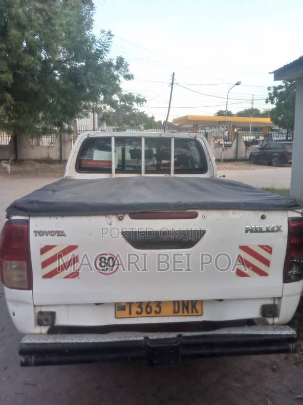 Toyota Hilux 2007 White
