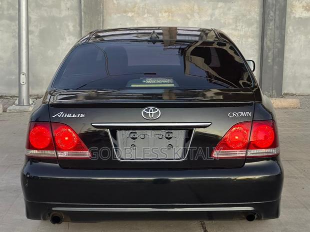 Toyota Crown 2006 Black