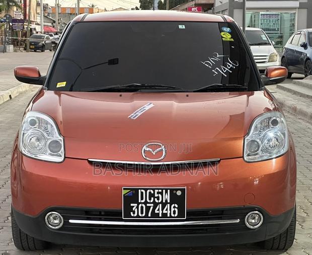 Mazda Verisa 2007 Orange
