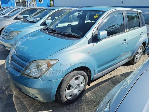 Toyota IST 2003 Blue