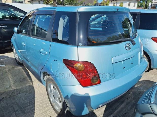 Toyota IST 2003 Blue