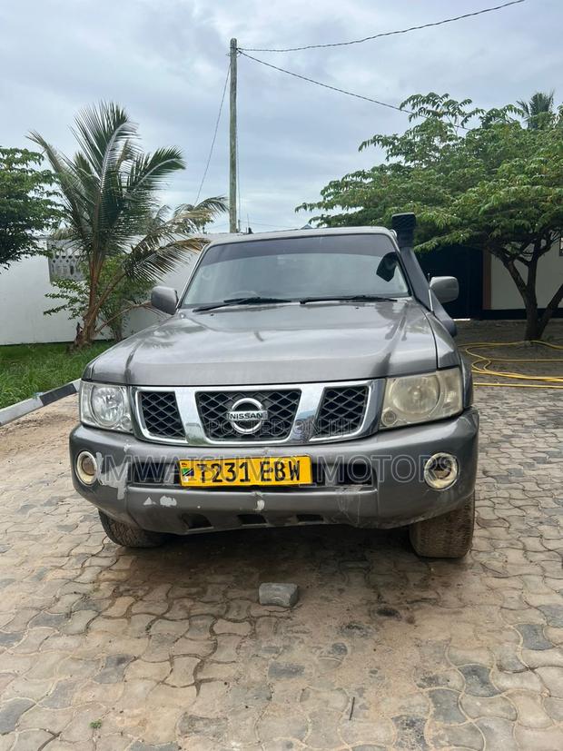 Nissan Patrol 2012 Gray