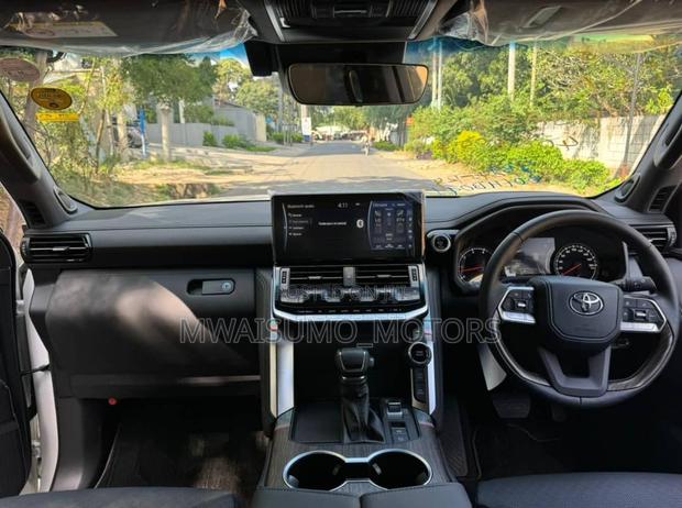 New Toyota Land Cruiser 2023 White