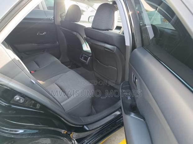 Toyota Crown 2010 Black
