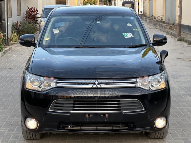 Mitsubishi Outlander 2.0 PHEV AWD 2013 Black