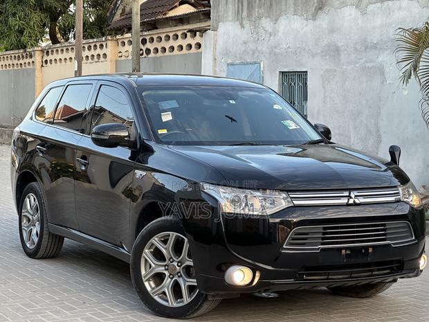 Mitsubishi Outlander 2.0 PHEV AWD 2013 Black