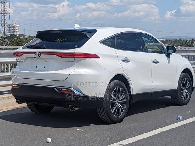 Toyota Harrier 2022 Off white