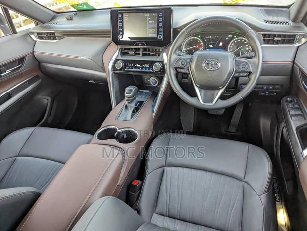 Toyota Harrier 2022 Off white