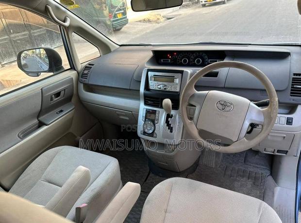 Toyota Noah 2008 Blue
