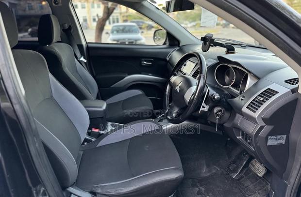 Mitsubishi Outlander 2010 Black