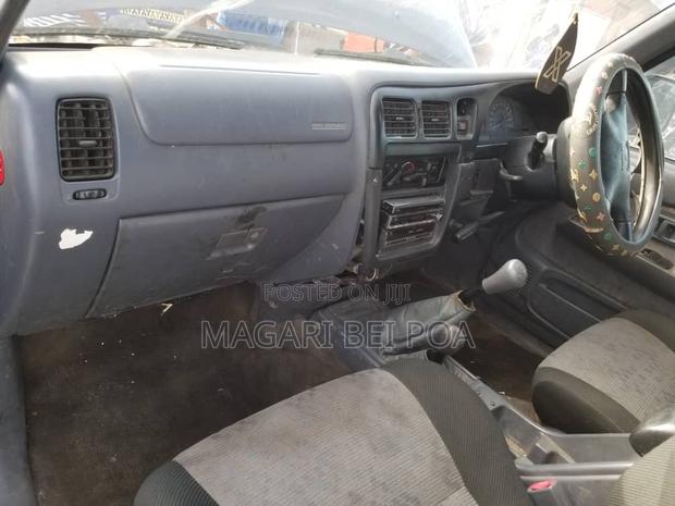 Toyota Hilux 2001 Blue