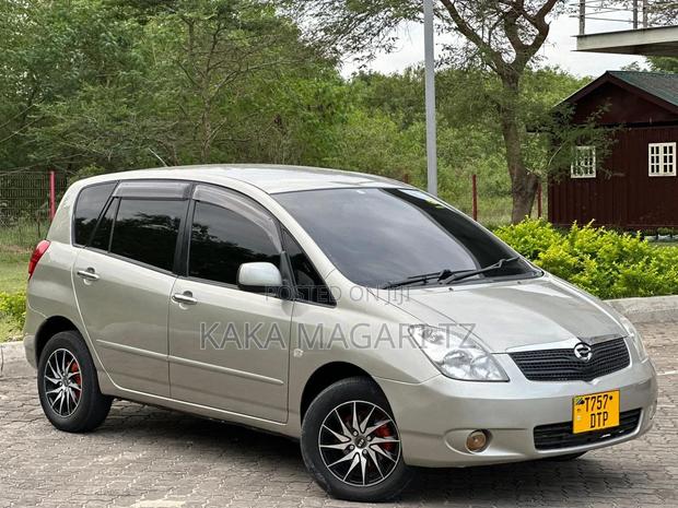 Toyota Corolla Spacio 2004 Silver