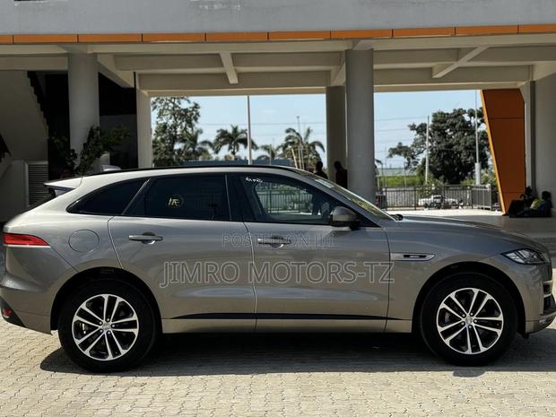 Jaguar F-Pace 2018 Beige