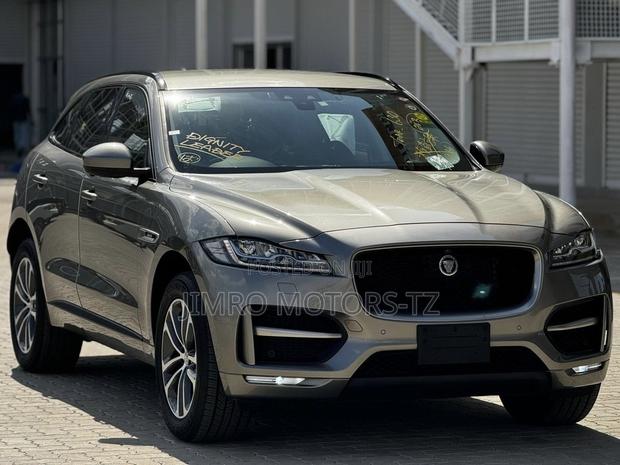 Jaguar F-Pace 2018 Beige