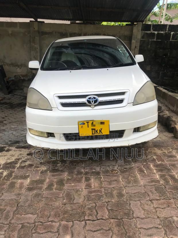 Toyota Ipsum 240i Limited 4WD 2002 White