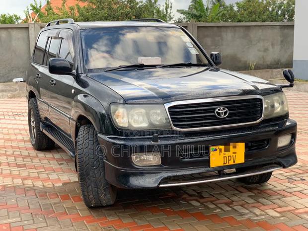 Toyota Land Cruiser 1999 Black
