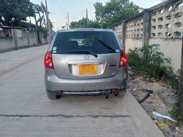Mazda Verisa 2011 Gray