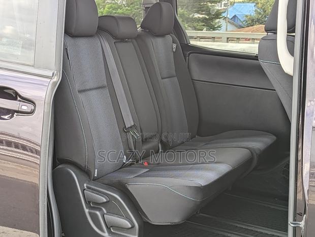 Toyota Noah 2014