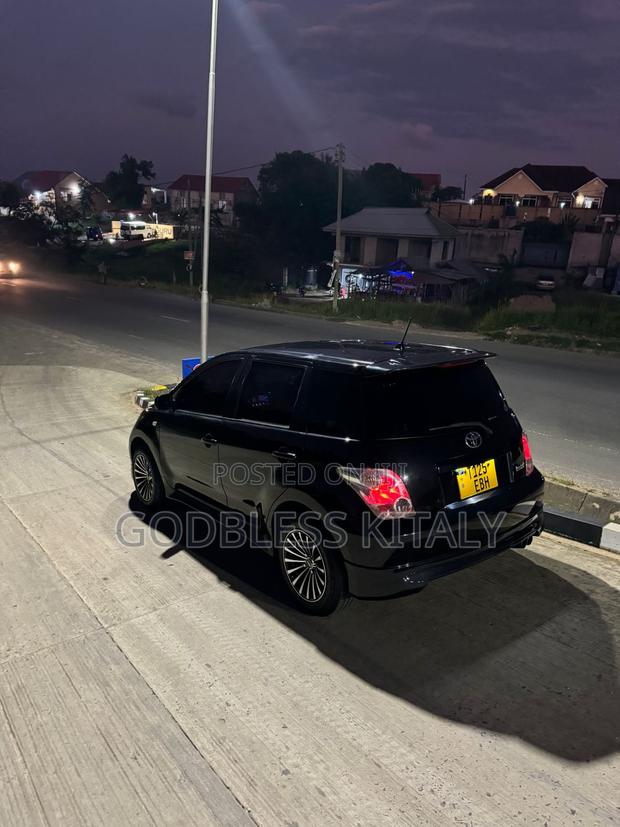 Toyota IST 2005 Black