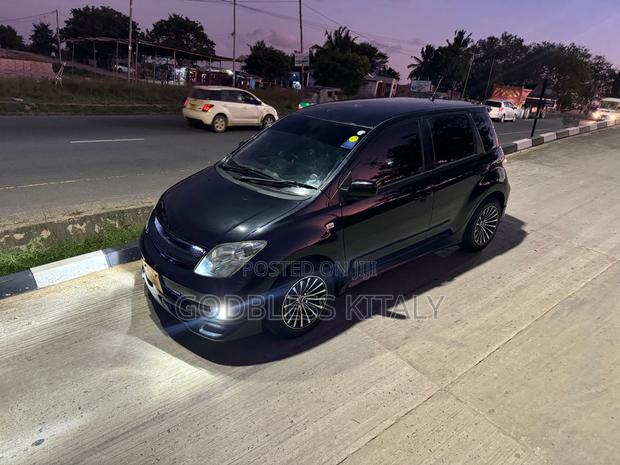 Toyota IST 2005 Black