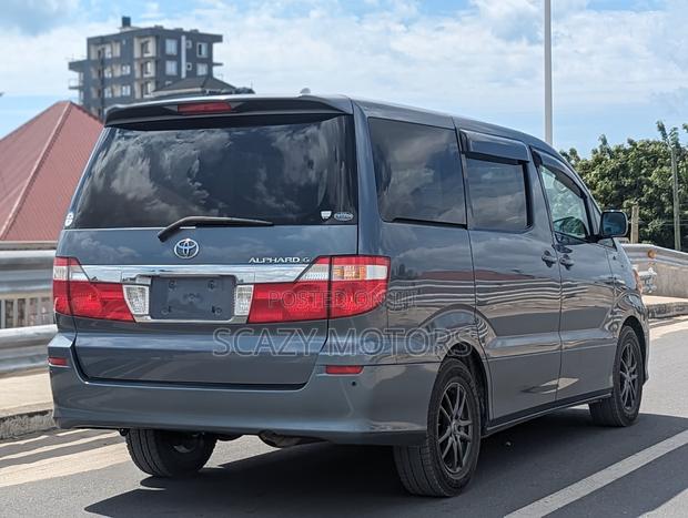 Toyota Alphard 2004 Gray