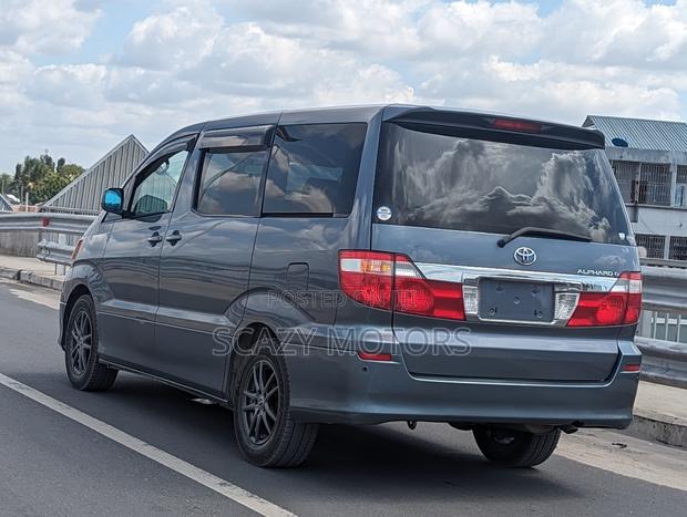 Toyota Alphard 2004 Gray