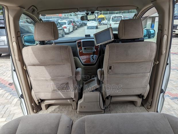 Toyota Alphard 2004 Off white