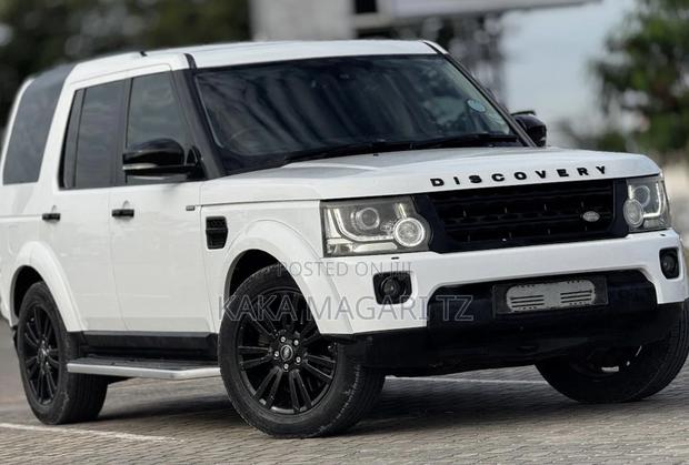Land Rover Discovery 2012 White