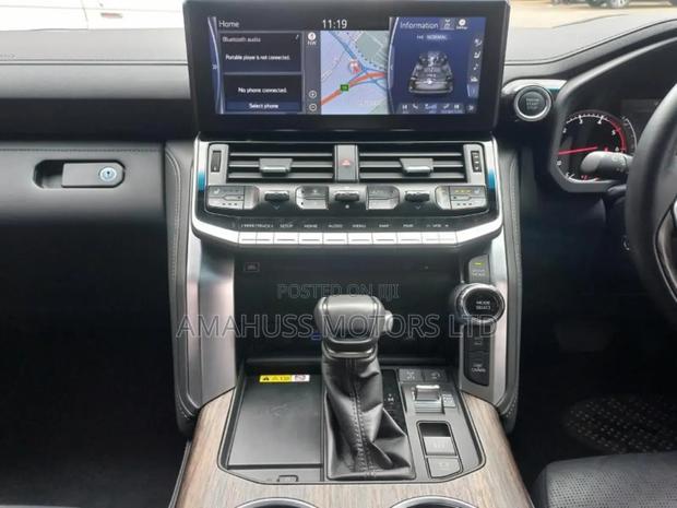 Toyota Land Cruiser 2023 White