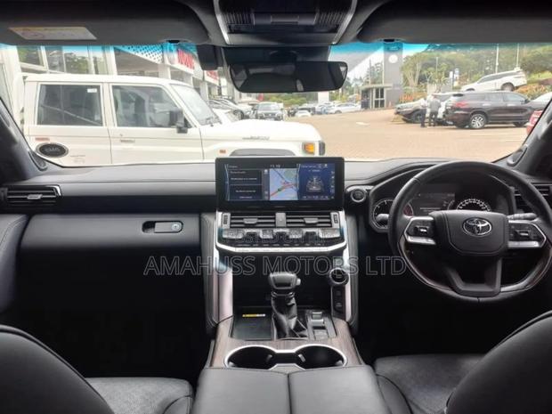 Toyota Land Cruiser 2023 White