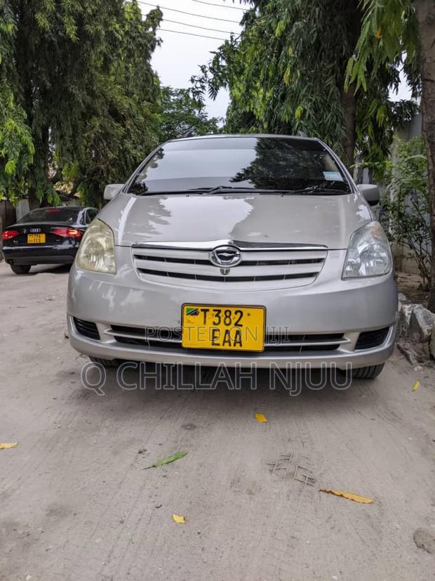 Toyota Corolla Spacio 2002