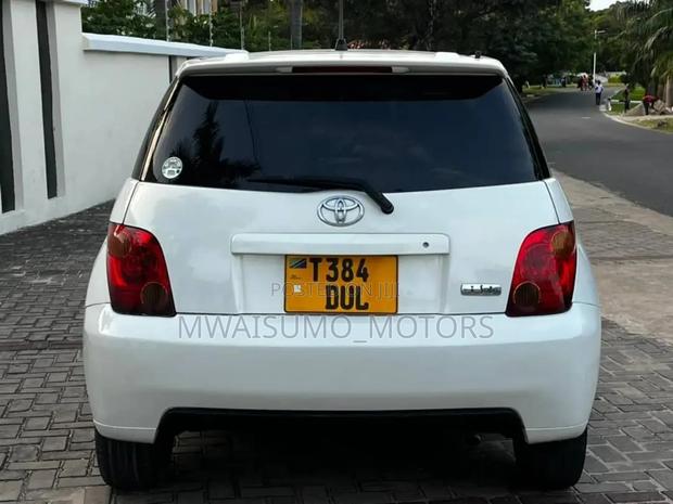 Toyota IST 2005 Off white