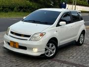 Toyota IST 2005 Off white for sale