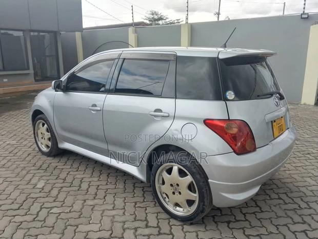 Toyota IST 2004 Silver