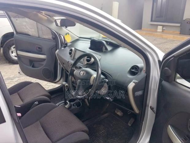 Toyota IST 2004 Silver