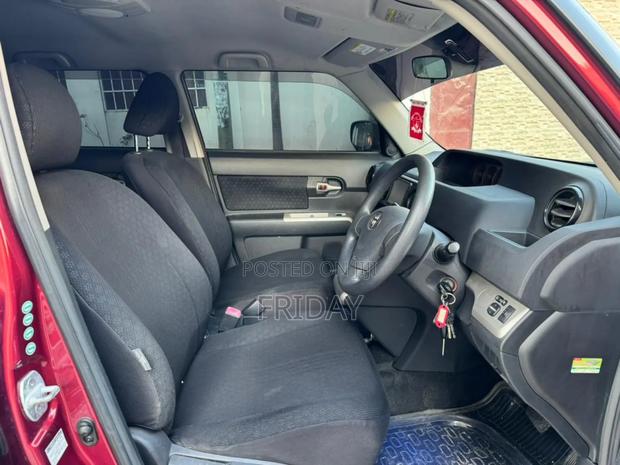 Toyota Corolla Rumion 2011 Red