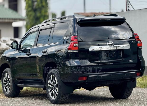 New Toyota Land Cruiser 2022 Black
