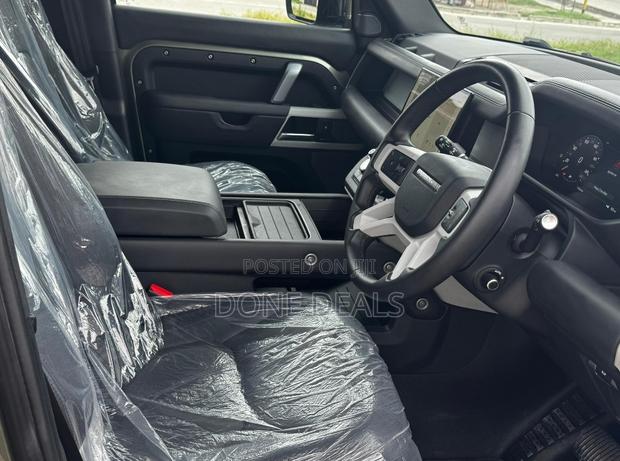 Land Rover Defender 2023 Gray