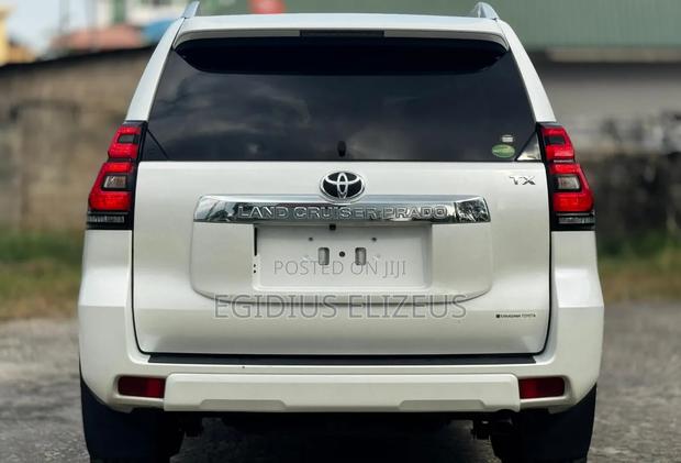 Toyota Land Cruiser Prado 2022 White