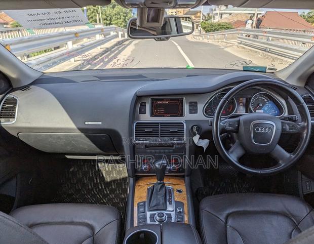 Audi Q7 2012 Black