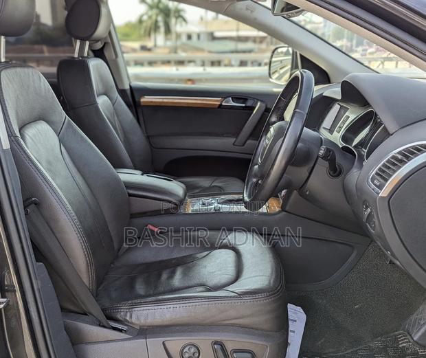 Audi Q7 2012 Black
