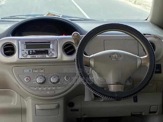 Toyota Porte 1.3 FWD 2004 Silver