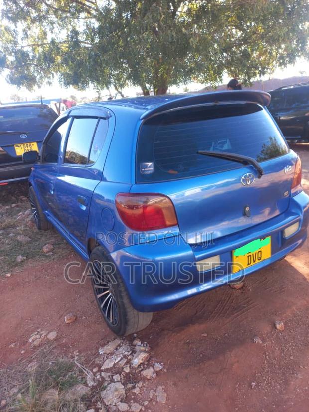 Toyota Vitz 1.5 FWD 3dr 2002 Blue