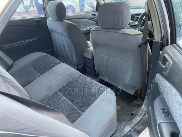 Toyota Crown 2004 Silver
