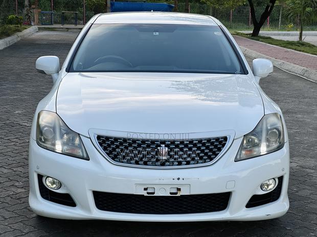 Toyota Crown 2008 White