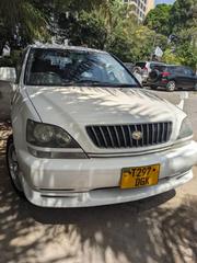 Toyota Harrier 2.2 16V 2001 White for sale