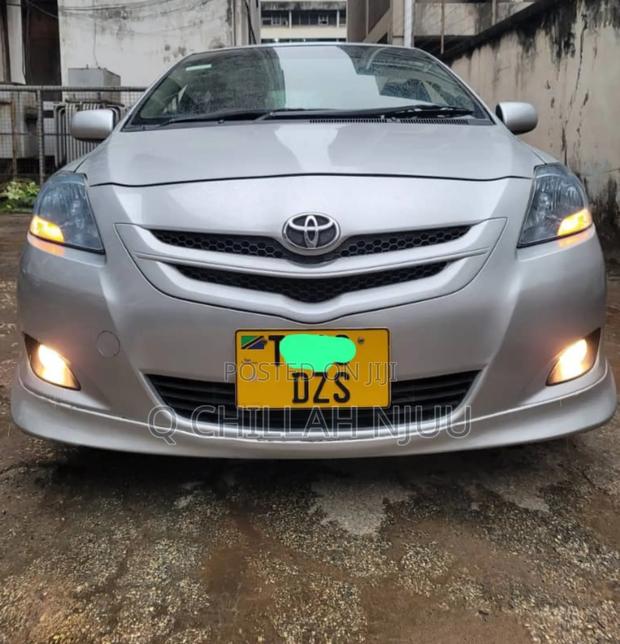 Toyota Belta 2013 Silver