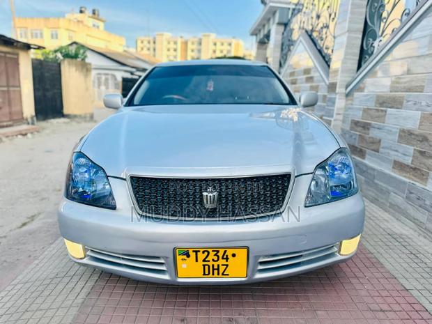 Toyota Crown 2004 Silver