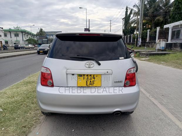 Toyota IST 2007 Silver